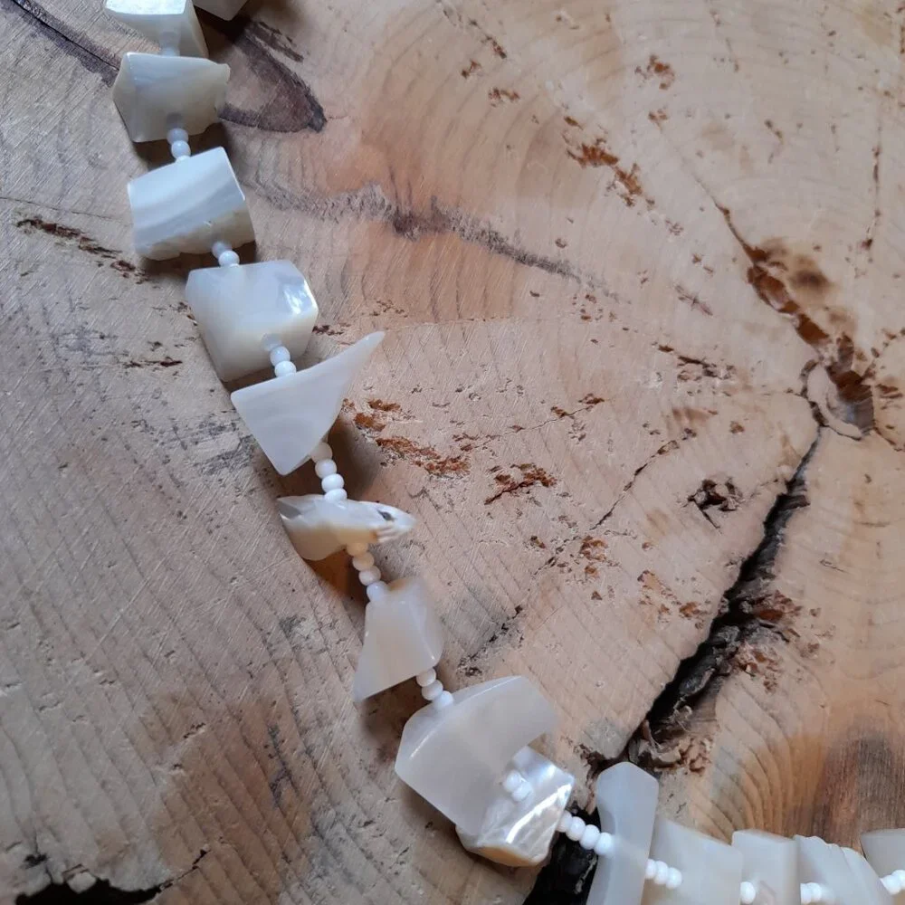 Chunky Shell Nugget Necklace Thick Tropical Beaded White Mother of Pearl - Picture 11 of 12